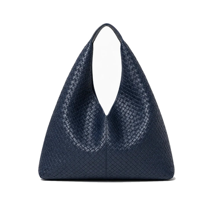 bolsa-tote-iris-hobo-azul-minimalista-estruturada-em-uso