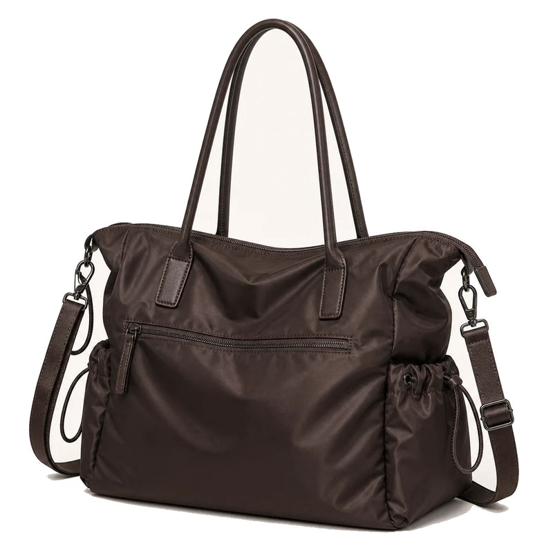 Bolsa Feminina Grande Modelo Aurora Nylon Vintage Café em fundo branco | Femily
