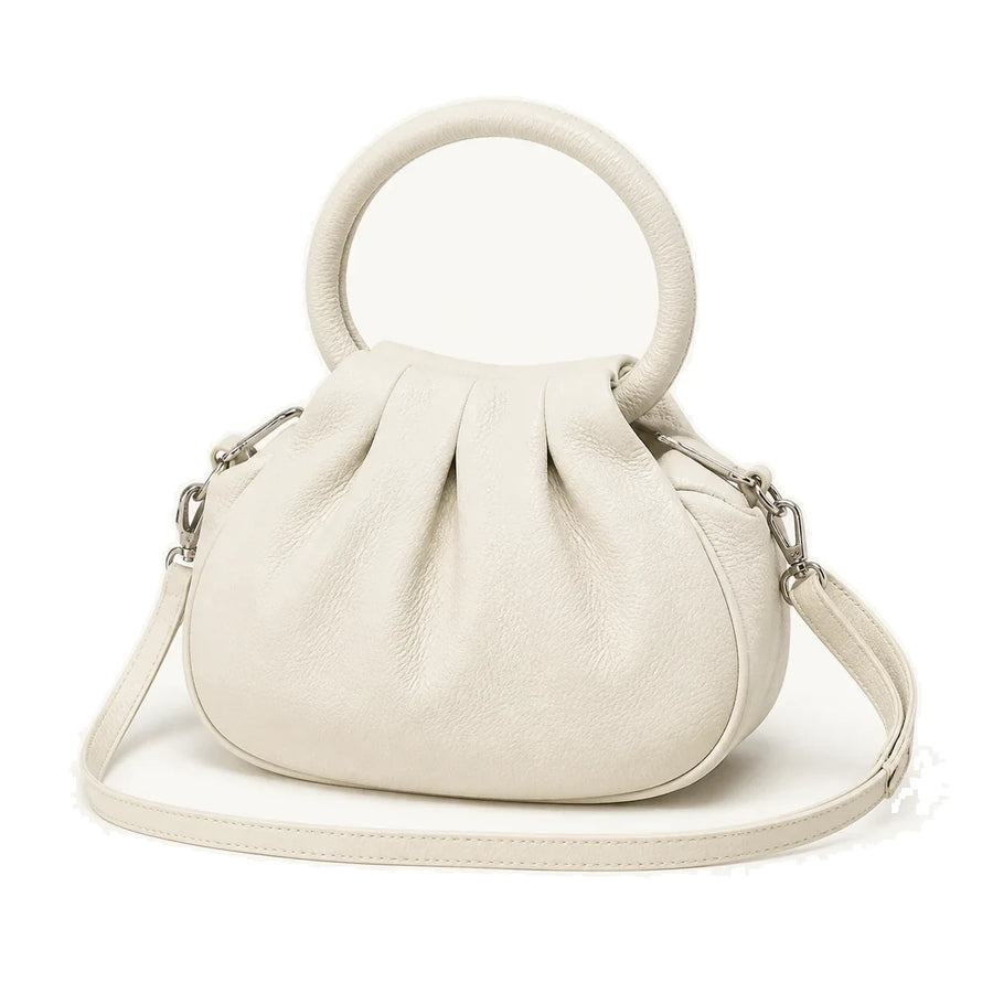 Bolsa Feminina Pequena Modelo Nara Hobo Premium Branca em fundo branco | Femily