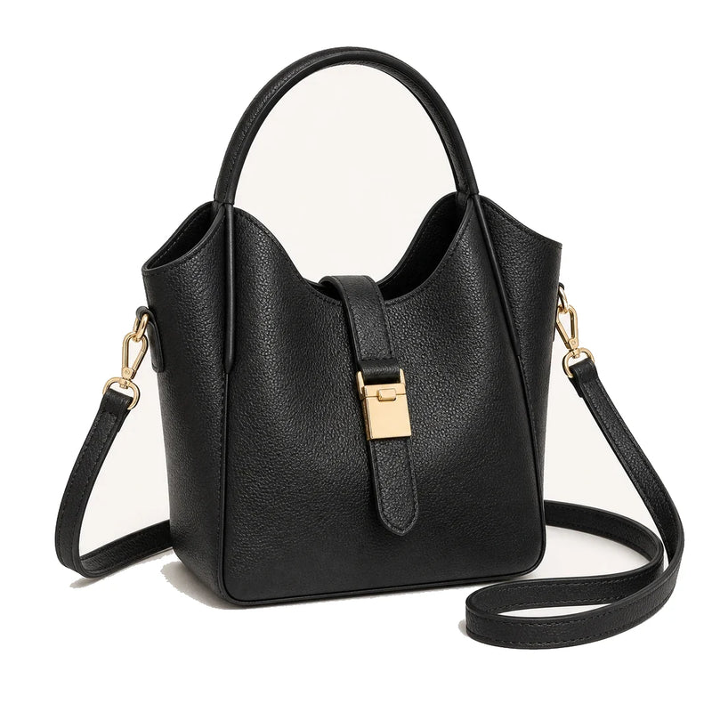 Bolsa Feminina Transversal Modelo Siena Bucket Elegante Preta em fundo branco | Femily