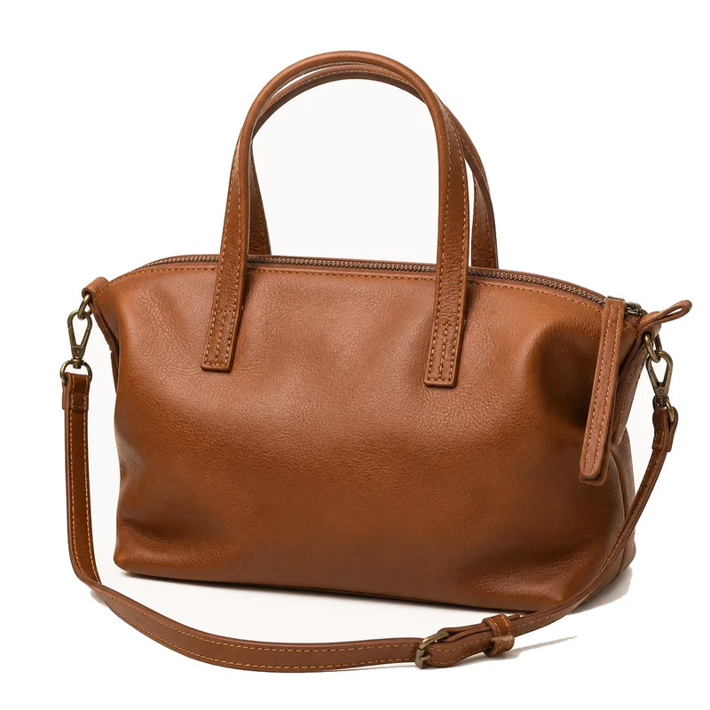 Bolsa Tote Modelo Amelie Hobo de Trabalho Marrom em fundo branco | Femily